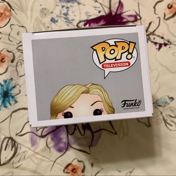 💛 Original Leslie Knope Parks and Rec Funko Pop Figure - Picture 7 of 7